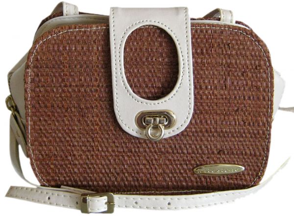 Bolsa em Palha Vazada e couro